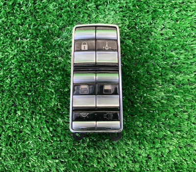 Кнопки управления Chevrolet Express 2003-2014 56464648