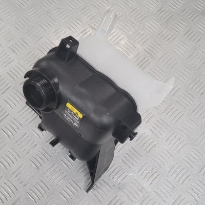 Расширительный бачок Ford Explorer 2011-2019 Quattro Freni QF35A00155; AG13 8A080 AE; AG1Z 8A080 S