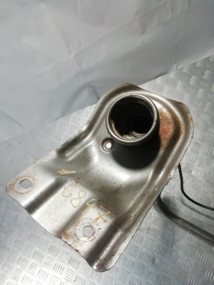 Горловина топливного бака Hummer H3 2005-2010 15877575