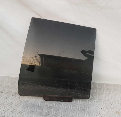 Стекло двери задней левой Jeep Grand Cherokee WJ 1999-2004 55136037; 55136065