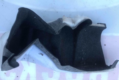 Обшивка багажника правая Ford Mustang 2015-2020 FR3Z 6345422 AB ; FR3B 6345422 AF/AG/AC/AE/AB/AA/AD