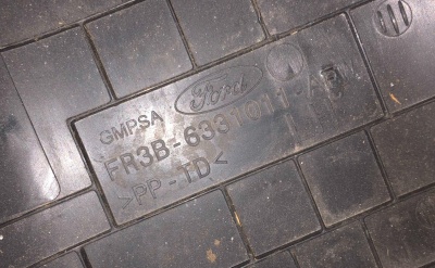 Накладка задней стойки левая Ford Mustang 2015-2020 JR3Z 6352019 AA  ; FR3B 6331011 AF/FR/AD/AH/AJ/AE ; JR3B 6331011 AA/AB/AC