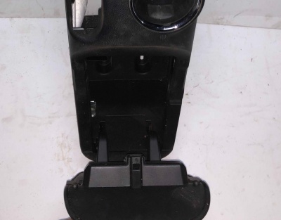 Подлокотник Ford Mustang 2015-2020 FR3Z 63045B30 AC ; FR3B 63043B04 AG/AC/AH/AE/AF ; FR3Z 6306024 BF