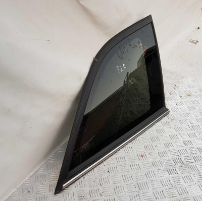 Стекло задней форточки правое Chrysler Pacifica 2003-2008 4894440AB; 5135012AA;