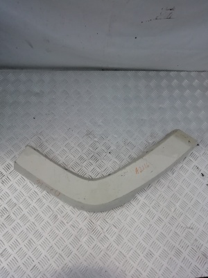 Накладка заднего крыла правого Jeep Commander 2005-2010; 5JP90TZZAD