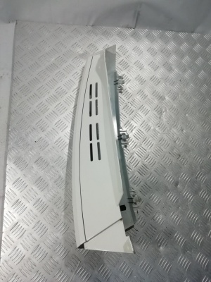 Молдинг/накладка задней стойки багажника внешняя левая Chevrolet Tahoe 2006-2014 25970635; 15791343; 15791313